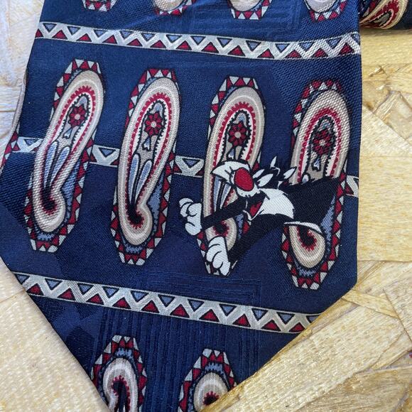 Official Looney Tunes Mania Silk Necktie w/Characters on It - Picture 2 of 6